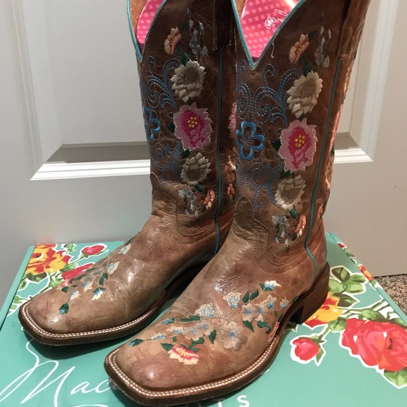 Macie Bean Shoes - *ON SALE!!* Macie Bean women’s square toe boots